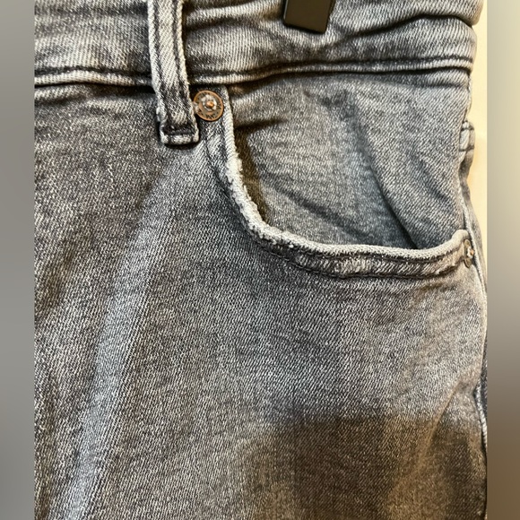 FULL LENGTH | HIGH RISE JEANS | GRAY - Picture 5 of 6